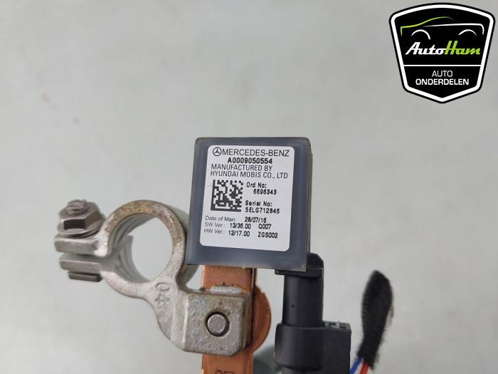 Batterisensor från en Mercedes-Benz C Estate (S205) C-350 e 2.0 16V 2016