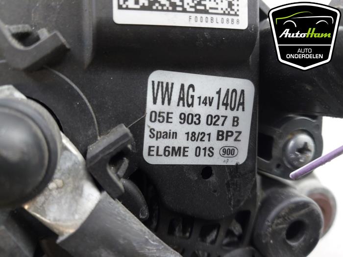 Dynamo from a Volkswagen Golf VIII (CD1) 1.5 TSI 16V 2021
