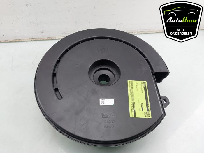 Używane Subwoofer Ford Focus 4 1.5 EcoBlue 120 Cena € 65,00 Procedura marży oferowane przez AutoHam