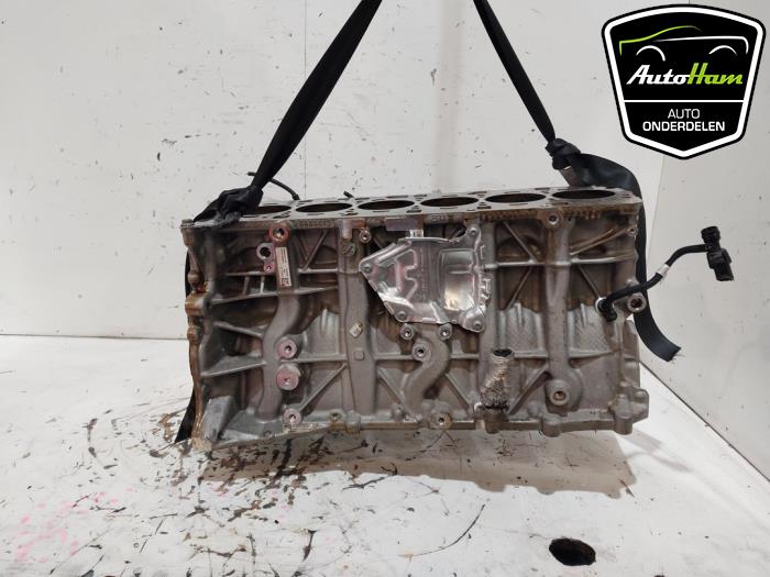 Used Engine crankcase BMW X5 (G05) xDrive 45 e iPerformance 3.0 24V Price € 950,00 Margin scheme offered by AutoHam