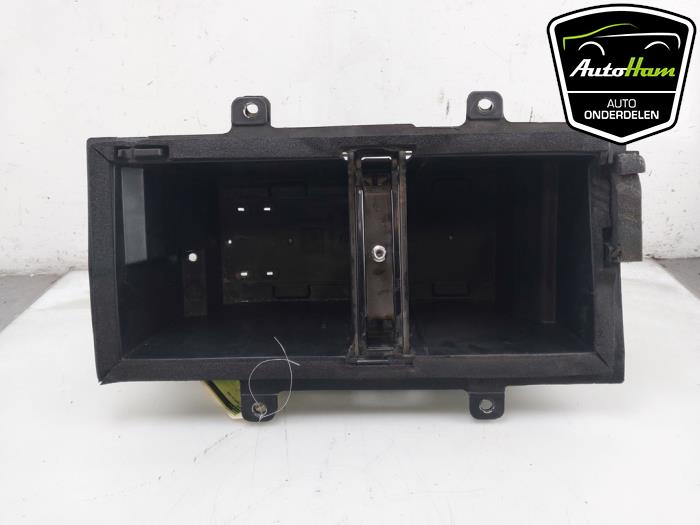 Begagnade Batterilåda Peugeot Boxer (U9) 2.2 Blue HDi 165 Pris € 60,50 Inklusive moms erbjuds av AutoHam