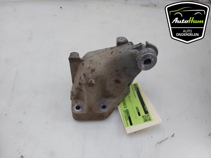 Used Engine mount Mercedes GLE (W166) 350d 3.0 V6 24V BlueTEC 4-Matic Price € 30,00 Margin scheme offered by AutoHam