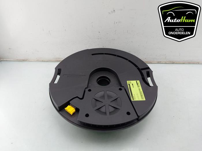 Używane Subwoofer Volkswagen Golf VII (AUA) e-Golf Cena € 95,00 Procedura marży oferowane przez AutoHam