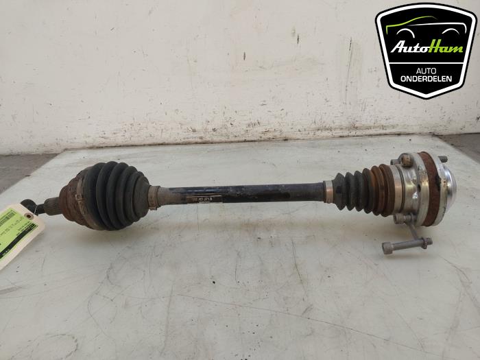 Used Front drive shaft, left Volkswagen Golf VII (AUA) e-Golf Price € 125,00 Margin scheme offered by AutoHam