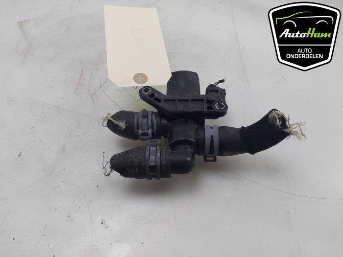 Begagnade Extra vattenpump Audi A6 (C8) 2.0 16V 55 TFSI E Mild hybrid Quattro Pris € 10,00 Marginaltabell erbjuds av AutoHam