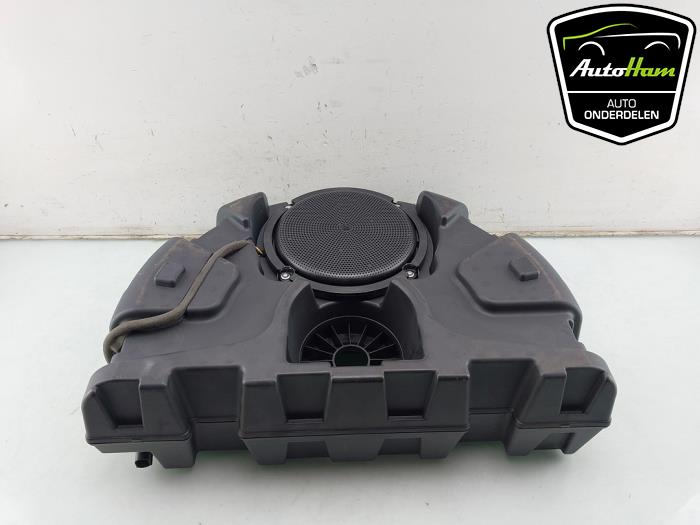 Używane Subwoofer Ford Fiesta 7 1.0 EcoBoost 12V 100 Cena € 75,00 Procedura marży oferowane przez AutoHam