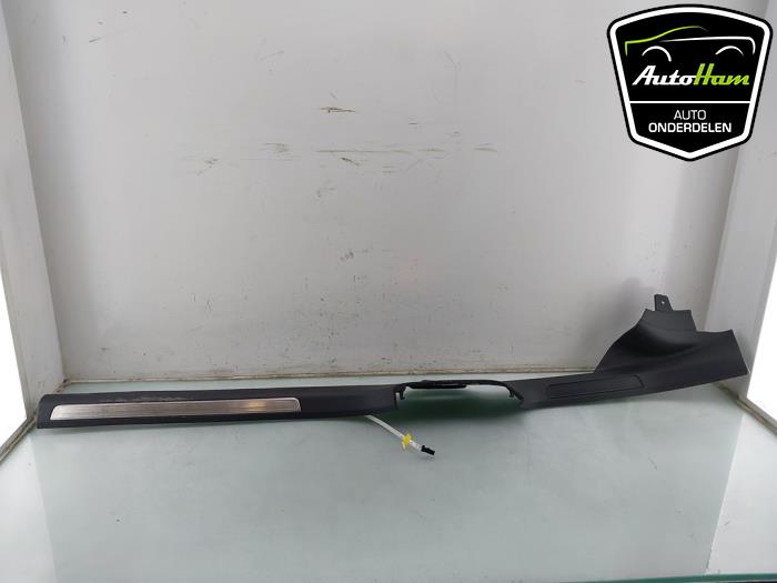 Begagnade Innerbelysning Volkswagen Golf VII (AUA) e-Golf Pris € 50,00 Marginaltabell erbjuds av AutoHam