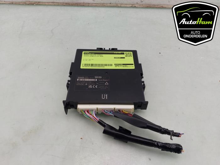 Używane Modul keyless vehicle Toyota Corolla Cross 1.8 Hybrid 140 Cena € 225,00 Procedura marży oferowane przez AutoHam