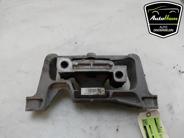 Used Engine mount Mercedes CLA (117.3) 1.6 CLA-180 16V Price € 30,00 Margin scheme offered by AutoHam