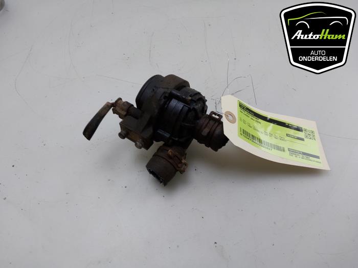 Begagnade Extra vattenpump Volkswagen Caddy IV 2.0 TDI 102 Pris € 18,15 Inklusive moms erbjuds av AutoHam