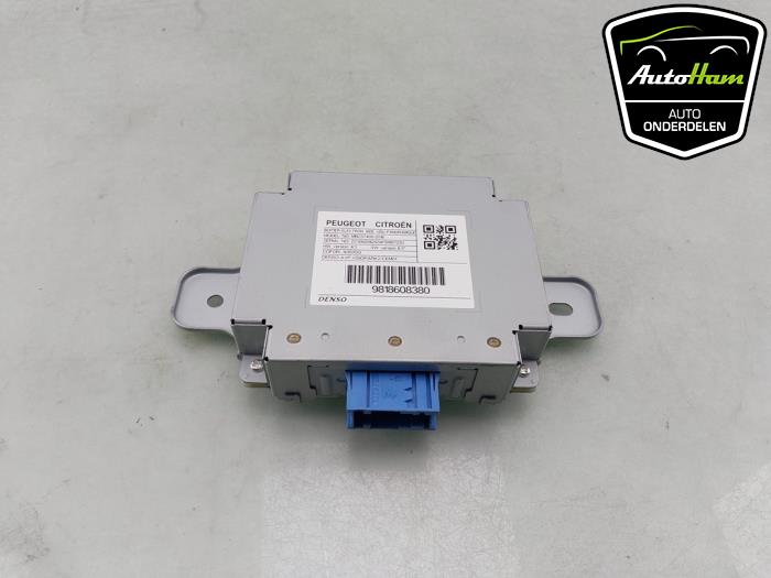 Używane Modul kamery Peugeot 5008 II (M4/MC/MJ/MR) 1.2 12V Hybrid Cena € 75,00 Procedura marży oferowane przez AutoHam