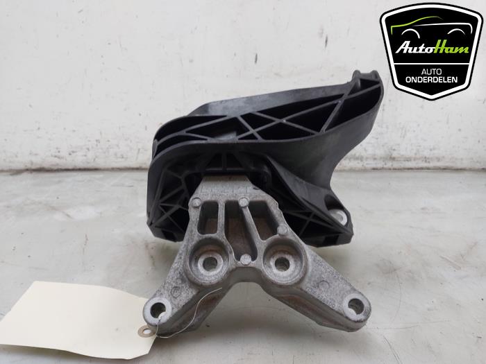 Used Engine mount Peugeot 5008 II (M4/MC/MJ/MR) 1.2 12V Hybrid Price € 25,00 Margin scheme offered by AutoHam