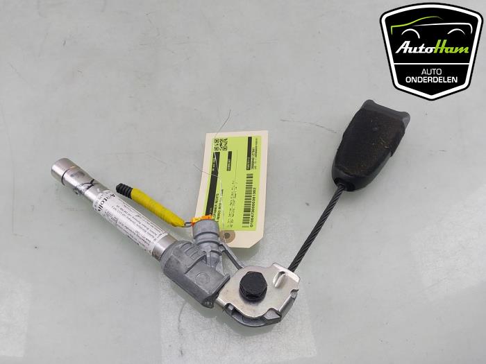 Begagnade Bältessträckare, höger Alfa Romeo MiTo (955) 1.4 16V Pris € 35,00 Marginaltabell erbjuds av AutoHam