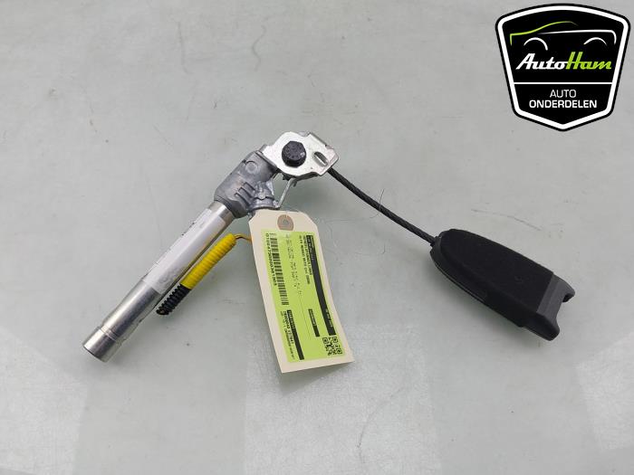 Begagnade Bältessträckare, vänster Alfa Romeo MiTo (955) 1.4 16V Pris € 35,00 Marginaltabell erbjuds av AutoHam