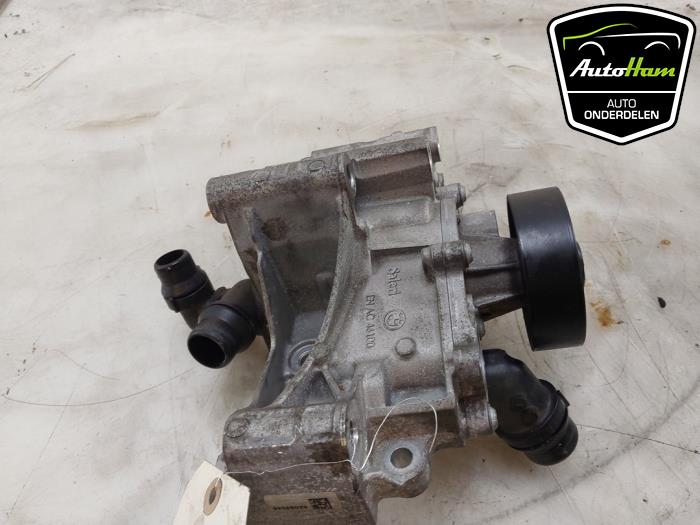 Begagnade Vattenpump BMW 3 serie Touring (G21) 318i 2.0 TwinPower Turbo 16V Pris € 150,00 Marginaltabell erbjuds av AutoHam