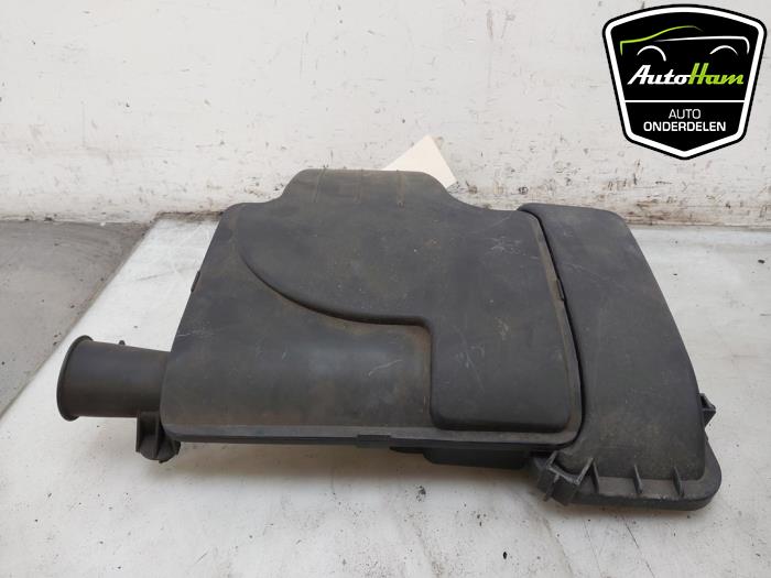 Gebrauchte Luftfiltergehäuse Peugeot 107 1.0 12V Preis € 20,00 Margenregelung angeboten von AutoHam