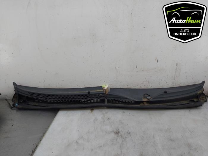 Używane Parawan Peugeot 107 1.0 12V Cena € 30,00 Procedura marży oferowane przez AutoHam