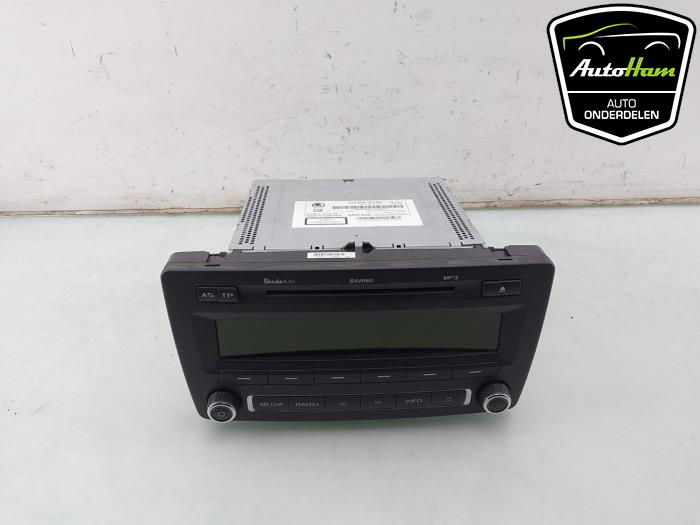 Używane Radio Skoda Yeti (5LAC) 1.2 TSI 16V Cena € 195,00 Procedura marży oferowane przez AutoHam