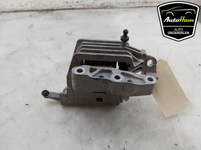 Used Engine mount Mini Countryman (F60) 1.5 TwinPower Turbo 12V Cooper SE ALL4 Price € 50,00 Margin scheme offered by AutoHam