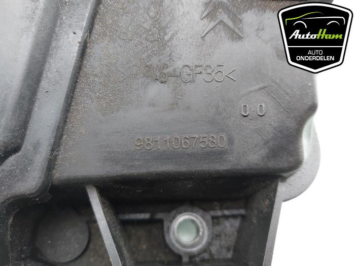 Ventildeckel van een Citroën C3 (SC) 1.0 Vti 68 12V 2013
