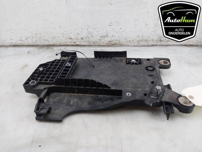 Begagnade Batterilåda Mini Countryman (F60) 1.5 TwinPower Turbo 12V Cooper SE ALL4 Pris € 15,00 Marginaltabell erbjuds av AutoHam