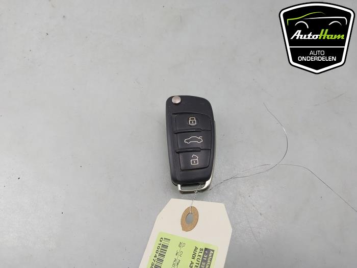 Używane Klucz Audi A3 Sportback (8VA/8VF) 1.4 TFSI 16V Cena € 30,00 Procedura marży oferowane przez AutoHam