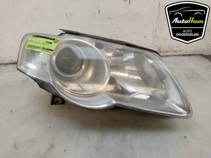 Używane Reflektor prawy Volkswagen Passat Variant (3C5) 1.4 TSI 16V Cena € 75,00 Procedura marży oferowane przez AutoHam