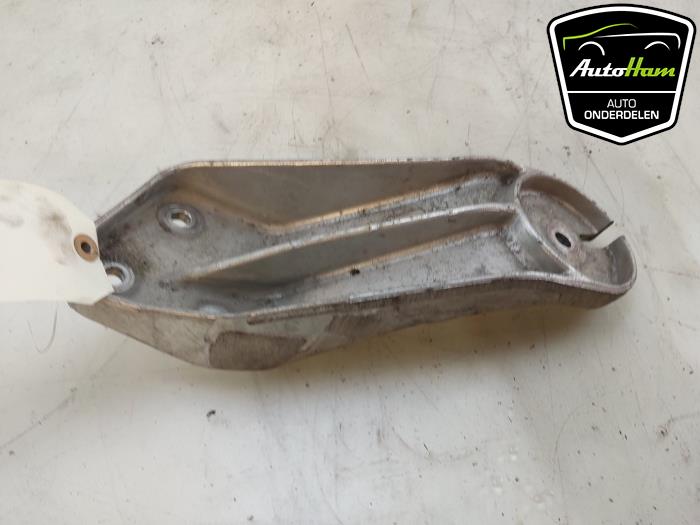 Used Engine mount Opel Speedster 2.2 16V Price € 75,00 Margin scheme offered by AutoHam