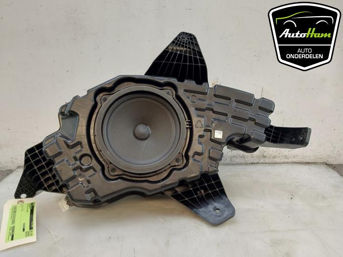 Begagnade Bashögtalare BYD Seal U 1.5 DM-I FWD Pris € 225,00 Marginaltabell erbjuds av AutoHam