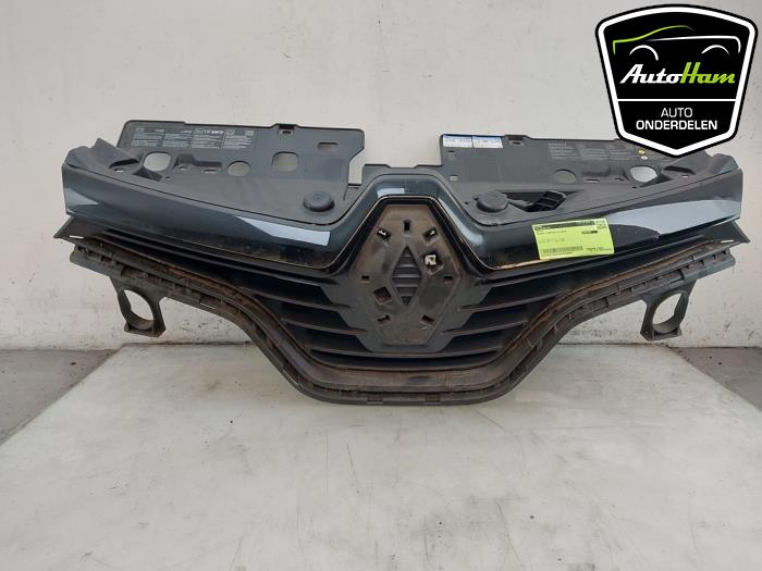 Używane Grill Renault Captur I (2R) 0.9 Energy TCE 12V Cena € 75,00 Procedura marży oferowane przez AutoHam