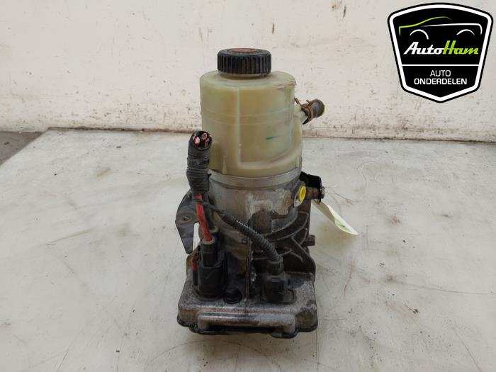 Usagé Pompe de direction Renault Trafic (1FL/2FL/3FL/4FL) 1.6 dCi 115 Prix € 332,75 Prix TTC proposé par AutoHam