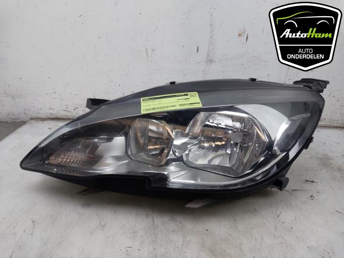 Używane Reflektor lewy Peugeot 308 (L3/L8/LB/LH/LP) 1.2 12V e-THP PureTech 110 Cena € 195,00 Procedura marży oferowane przez AutoHam