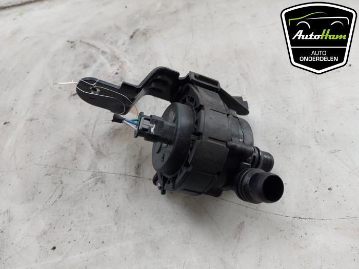 Begagnade Extra vattenpump Opel Corsa F (UB/UH/UP) 1.2 Turbo 12V 100 Hybrid Pris € 30,00 Marginaltabell erbjuds av AutoHam