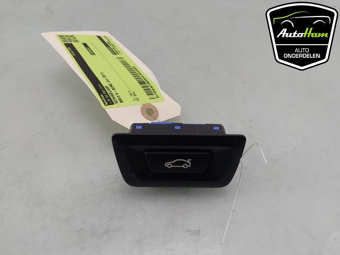 Używane Przelacznik BMW 5 serie Touring (F11) 523i 24V Cena € 15,00 Procedura marży oferowane przez AutoHam