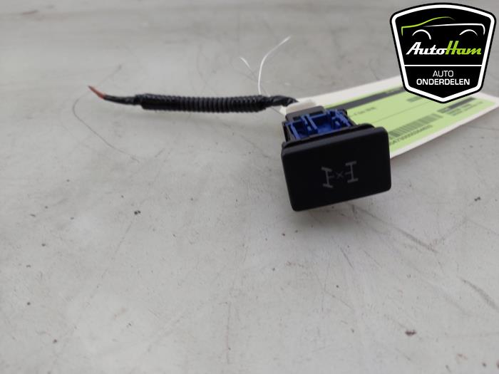 Usados Interruptor Toyota RAV4 (A4) 2.0 16V VVT-i 4x4 Precio € 15,00 Norma de margen ofrecido por AutoHam