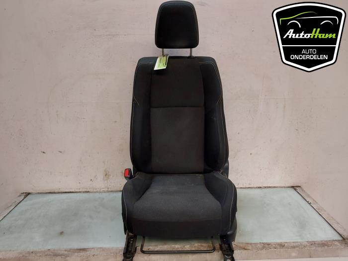 Gebrauchte Sitz links Toyota RAV4 (A4) 2.0 16V VVT-i 4x4 Preis € 175,00 Margenregelung angeboten von AutoHam
