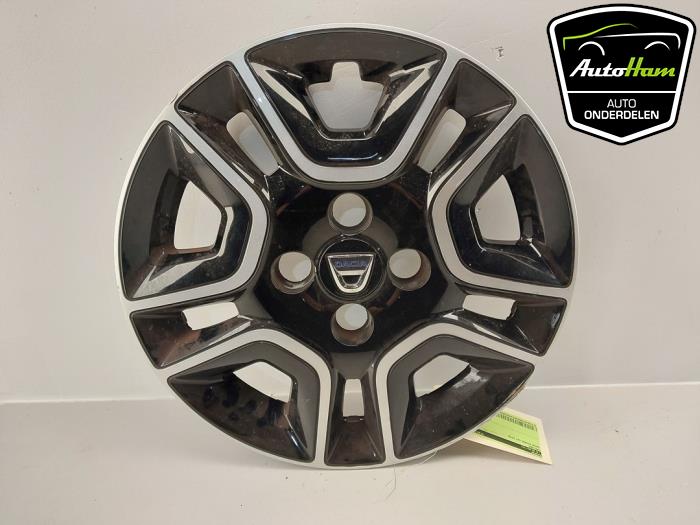 Używane Kolpak Dacia Spring 45 Cena € 25,00 Procedura marży oferowane przez AutoHam