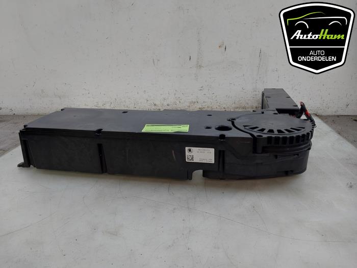 Używane Subwoofer Skoda Superb Combi (3V5) 1.4 TSI iV 16V Cena € 60,00 Procedura marży oferowane przez AutoHam