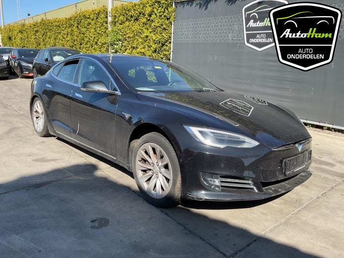 Usados Parachoques Tesla Model S Precio € 4.250,00 Norma de margen ofrecido por AutoHam