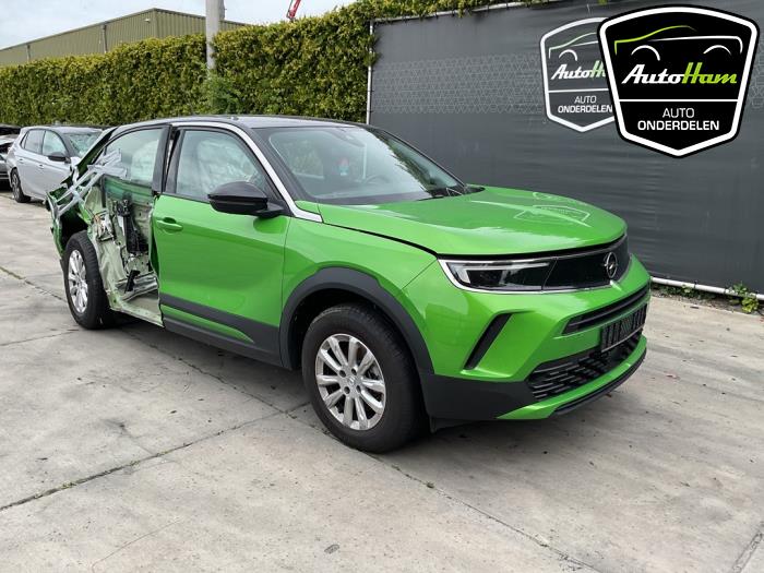 Używane Maska Opel Mokka Mokka-e, Electric 50 kWh Cena € 4.250,00 Procedura marży oferowane przez AutoHam