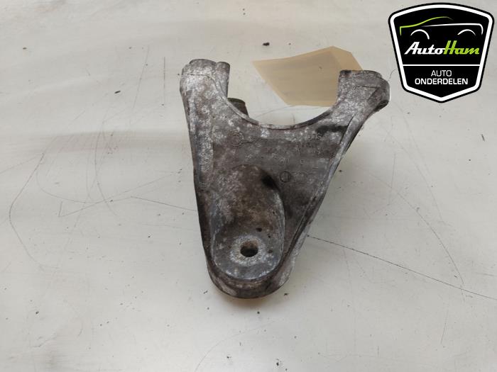Used Engine mount Porsche Cayenne II (92A) 3.0 D V6 24V Price € 30,00 Margin scheme offered by AutoHam