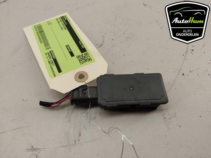 Używane Keyless Entry-Antena Mini Mini (F65/F66) 1.5 12V Cooper C 3-Drs. Cena € 15,00 Procedura marży oferowane przez AutoHam