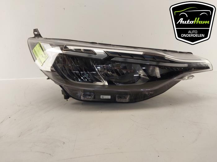 Używane Reflektor prawy Ford Transit Custom 2.0 EcoBlue 170 Cena € 235,95 Z VAT oferowane przez AutoHam
