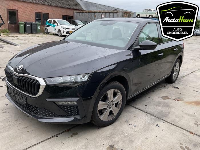 Używane Reflektor lewy Skoda Scala 1.0 TSI 115 Cena € 675,00 Procedura marży oferowane przez AutoHam