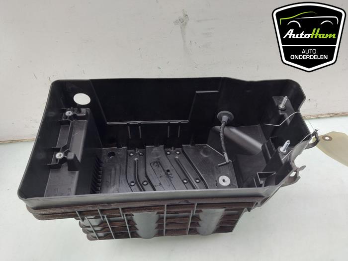 Begagnade Batterilåda Nissan Juke (F16) 1.6 Hybrid 16V Pris € 75,00 Marginaltabell erbjuds av AutoHam