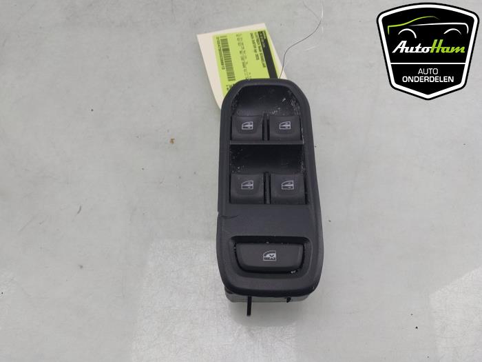 Usados Interruptor de ventanilla eléctrica Dacia Duster (SR) 1.3 TCE 130 16V Precio € 20,00 Norma de margen ofrecido por AutoHam
