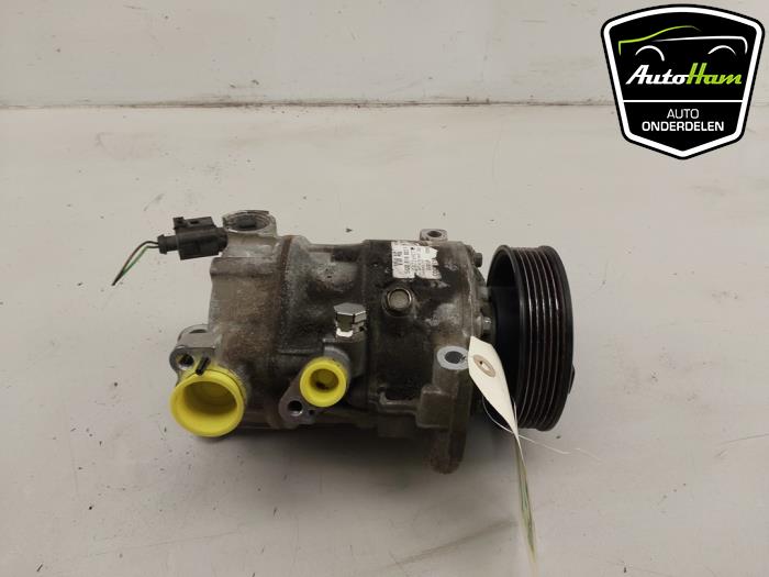 Usagé Pompe clim Skoda Octavia Combi (5EAC) 1.0 TSI 12V Prix € 60,00 Règlement à la marge proposé par AutoHam