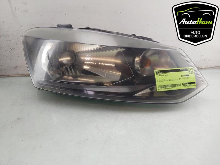 Używane Reflektor prawy Volkswagen Polo V (6R) 1.2 TDI 12V BlueMotion Cena € 75,00 Procedura marży oferowane przez AutoHam