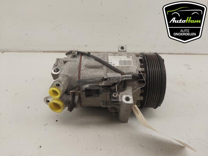 Usagé Pompe clim Renault Captur I (2R) 1.2 TCE 16V EDC Prix € 75,00 Règlement à la marge proposé par AutoHam