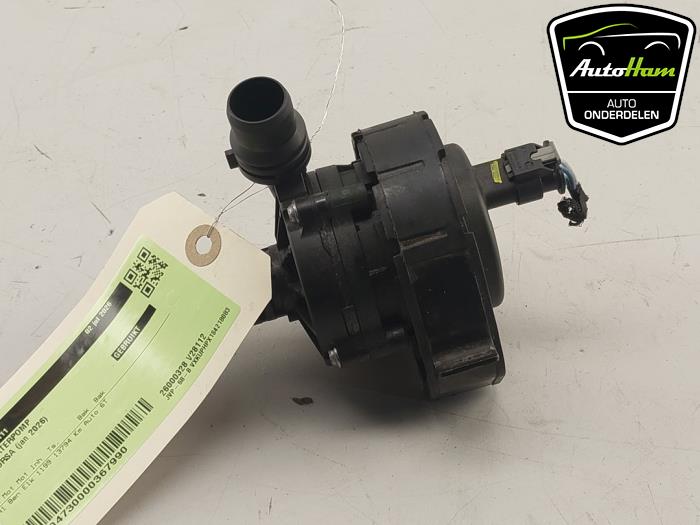 Begagnade Extra vattenpump Opel Corsa F (UB/UH/UP) 1.2 Turbo 12V 100 Hybrid Pris € 30,00 Marginaltabell erbjuds av AutoHam